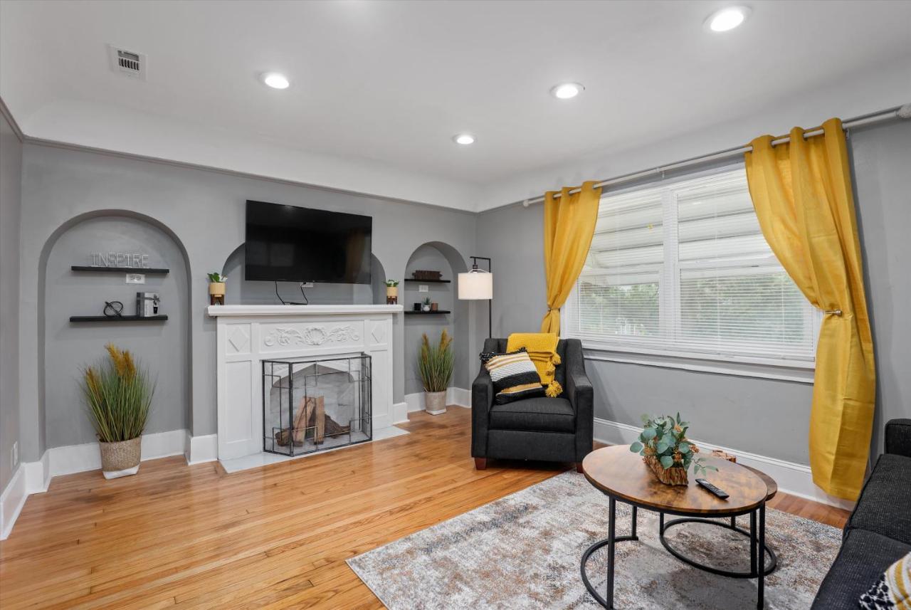 Modern & Cozy East Side Gem ~ Queen Beds ~ Parking 디트로이트 외부 사진
